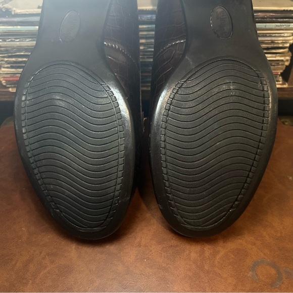 Eurosoft Brown Croc Embossed Loafers Women’s 8M | Classic Preppy Style - Picture 11 of 12